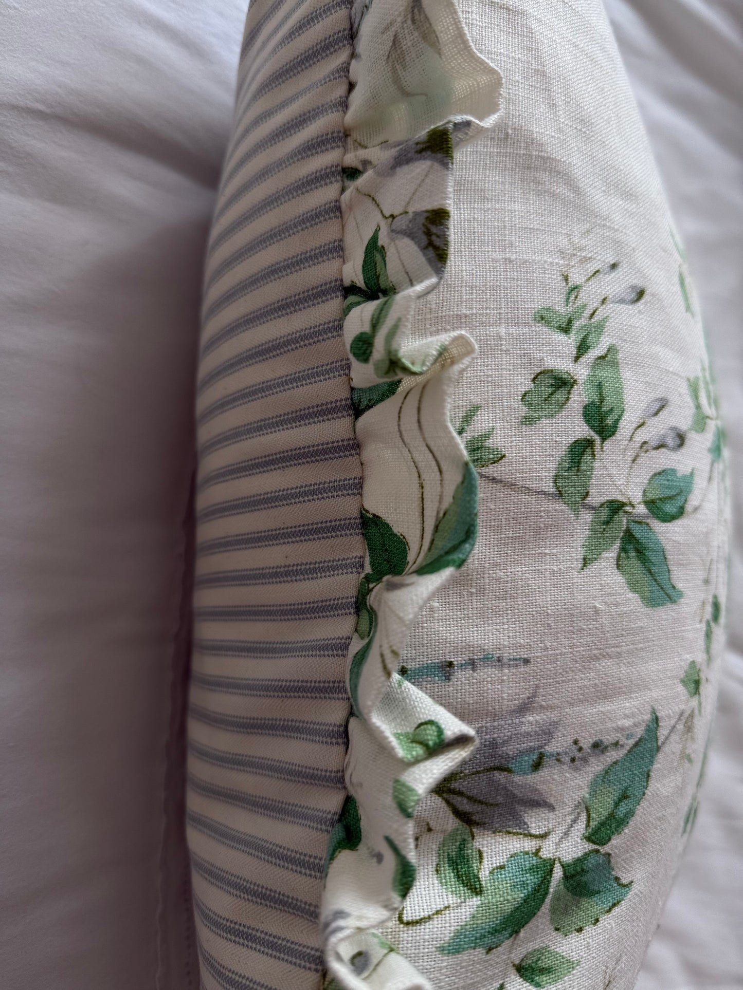 Colefax & Fowler Fuchsia Silver / Leaf Ruffled Cushion