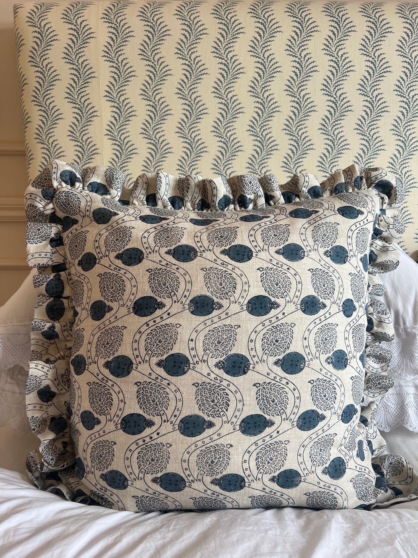The Great Big Cushion: Ashmead