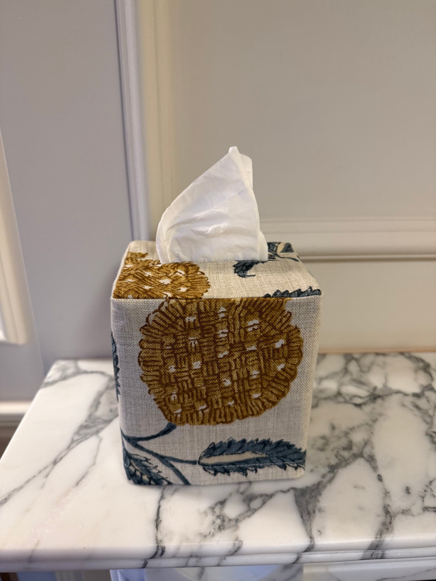 Anaar Tissue Box