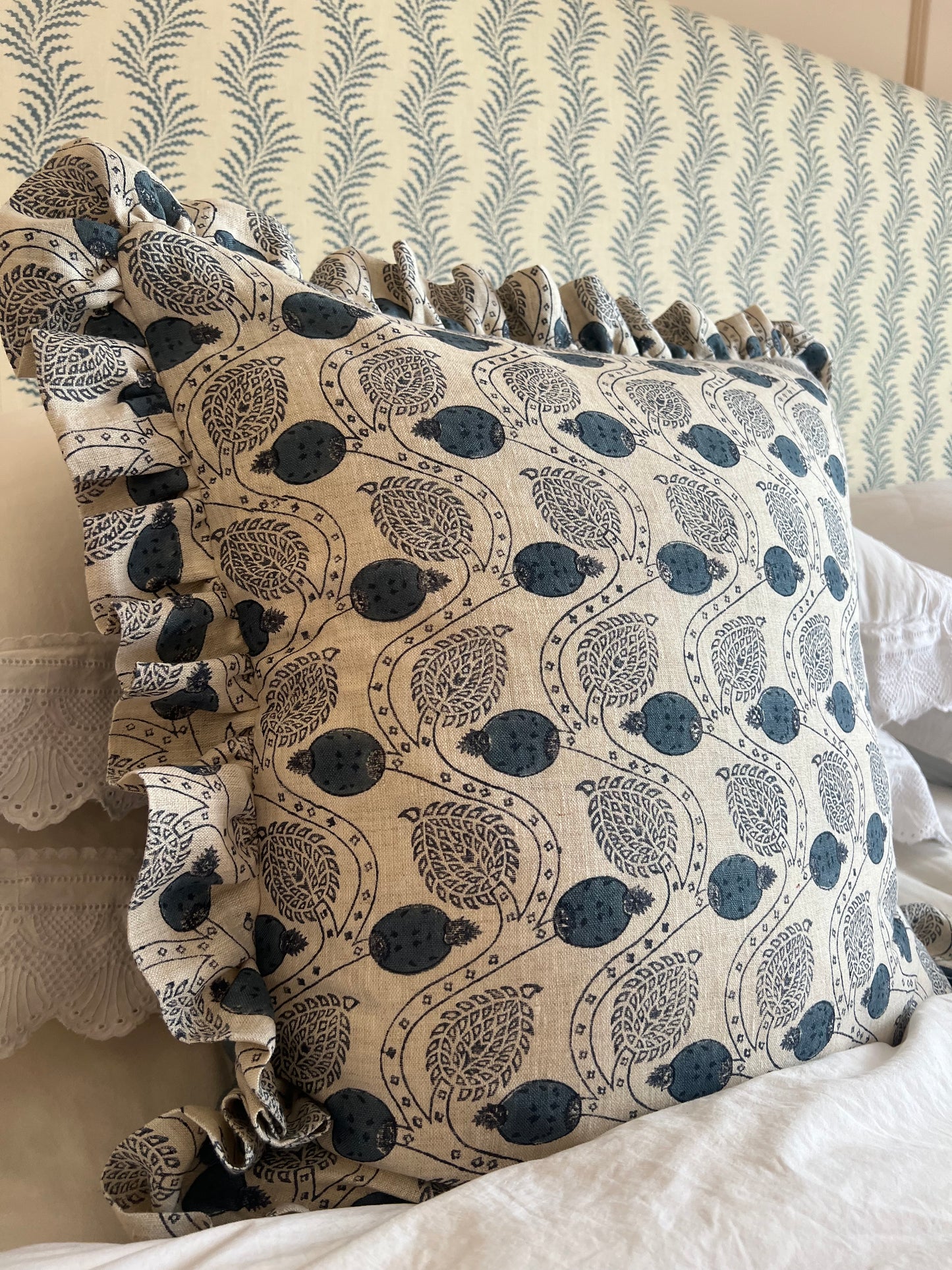 The Great Big Cushion: Ashmead