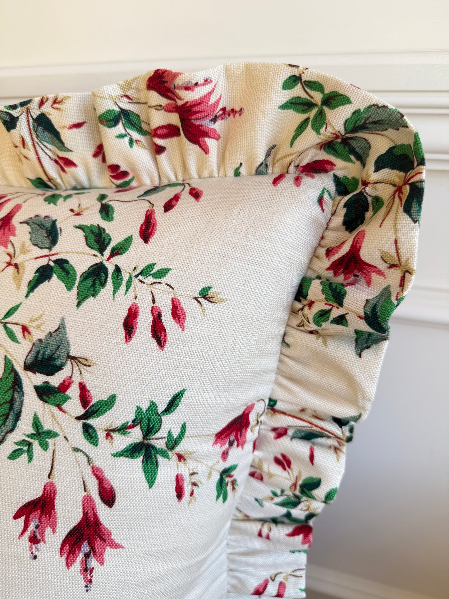 Colefax & Fowler Fuchsia Ruffled Cushion